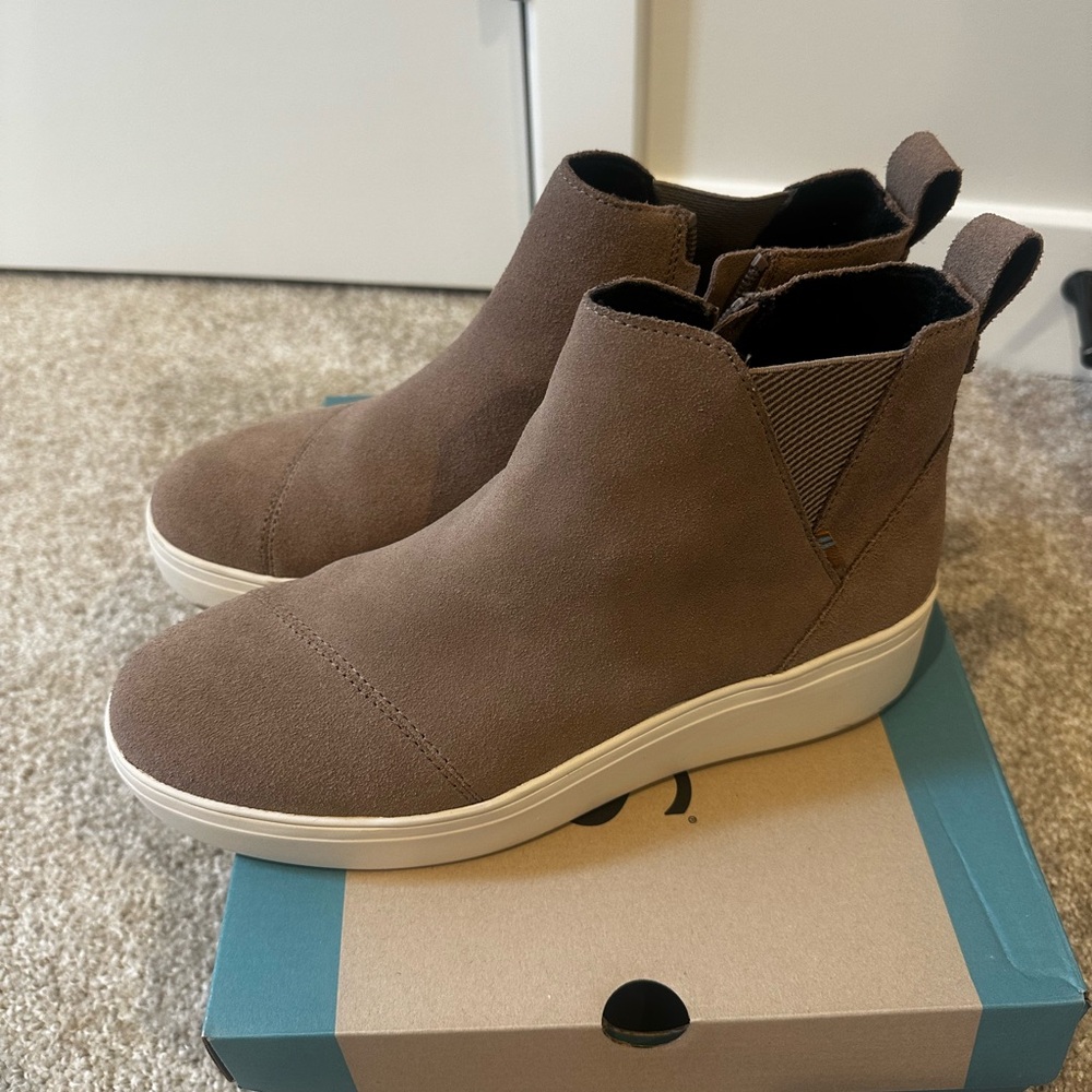 Toms Brown Slip-On Ankle Booties with Cream Sole